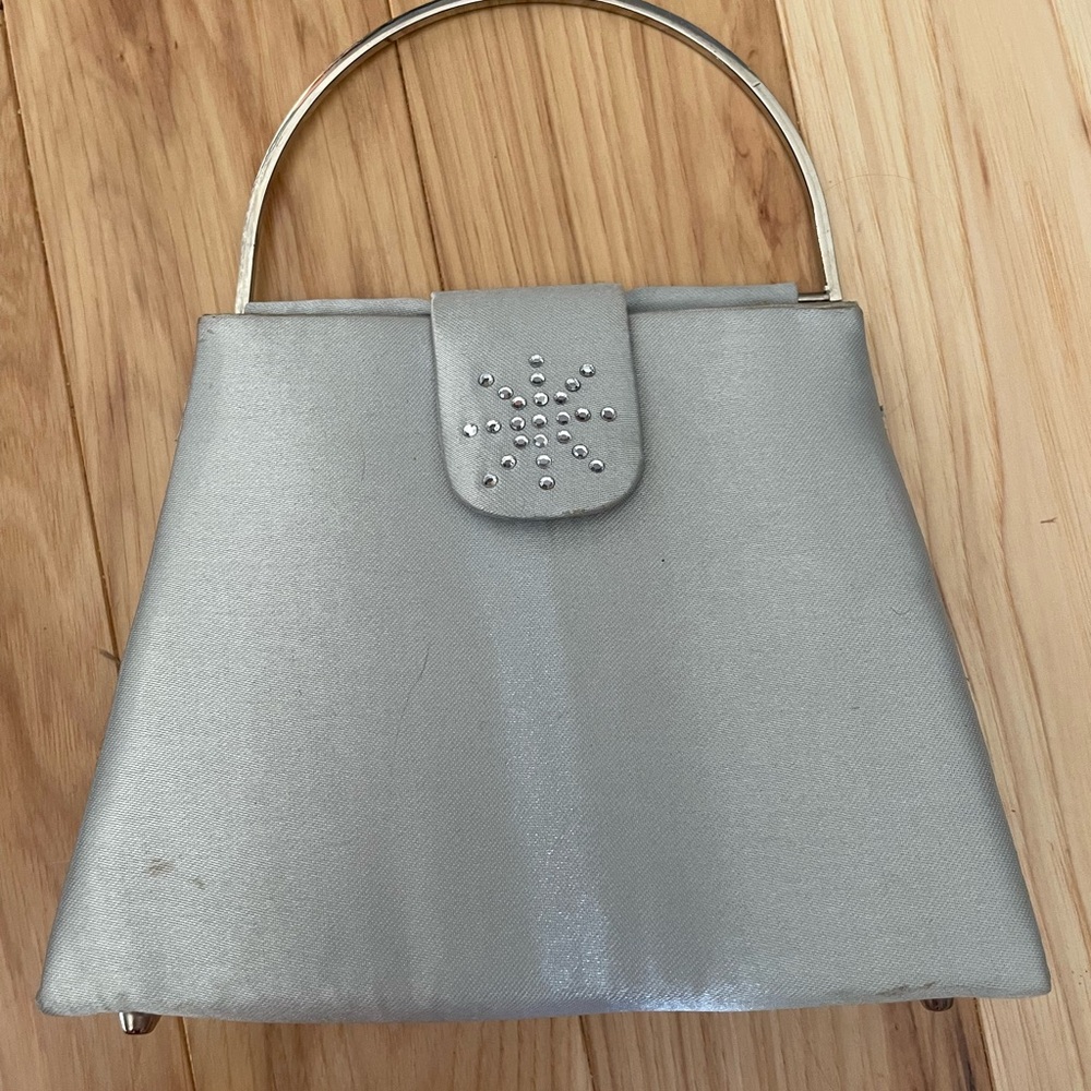 Elegant Silver Handbag with Rhinestone Detail